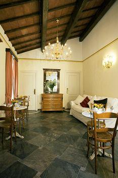 Casa De Fiori Pensión Roma